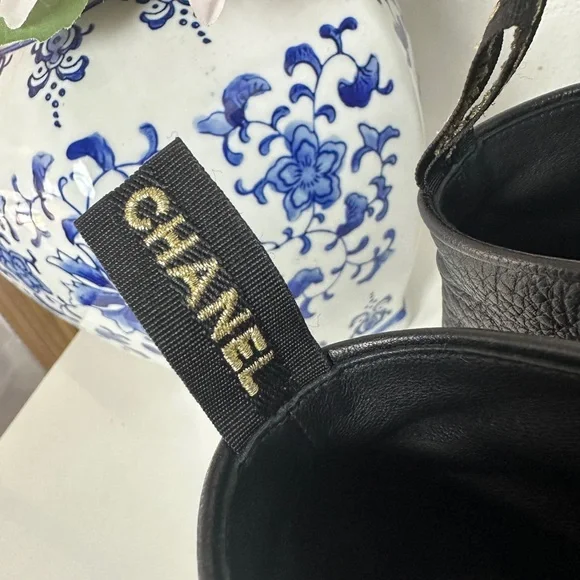 Chanel pearl combat boots - Picture 4 of 12